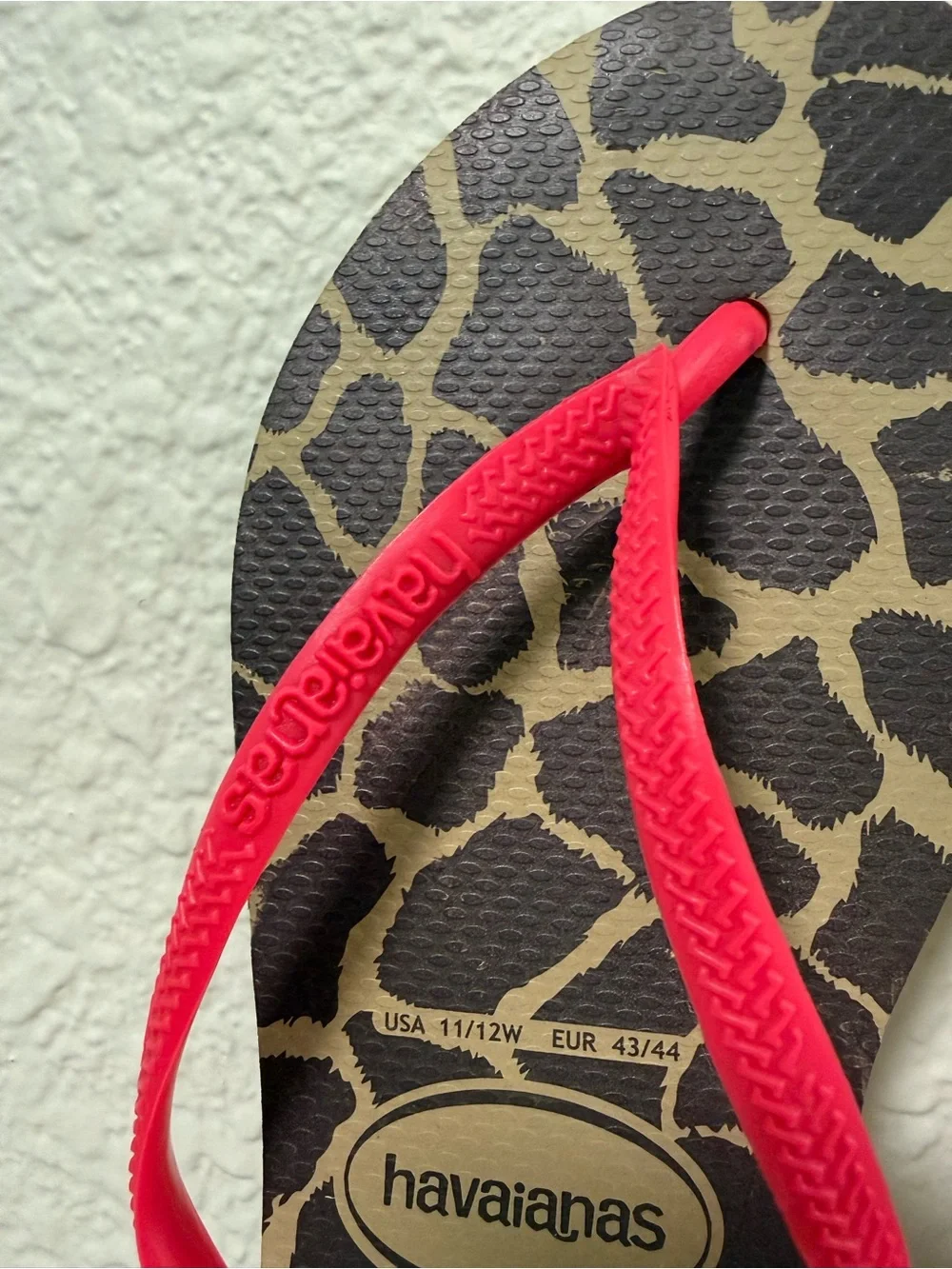 Vintage Havaianas- Giraffe Print with Hot Pink Straps (2010 Safari Collection)